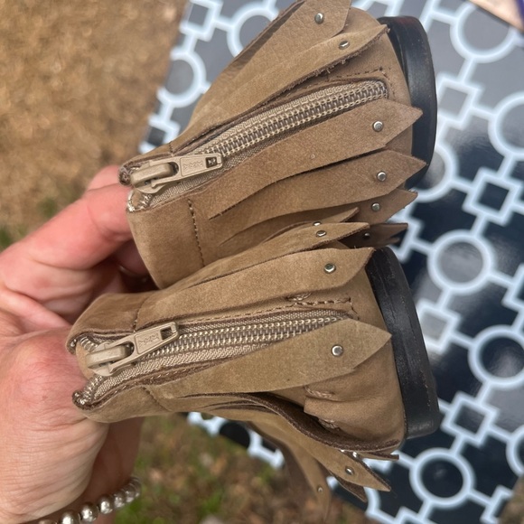 Bernardo moccasin tassel shoes size 7.5 - Picture 3 of 5